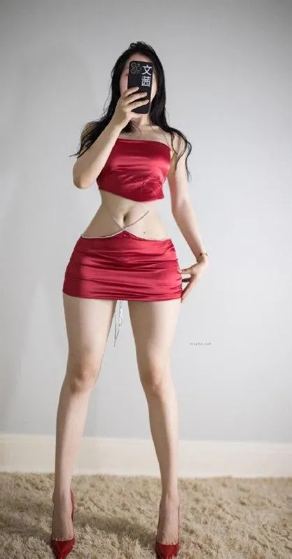 Cool文茜 –  红色丝绸包臀 【54P】